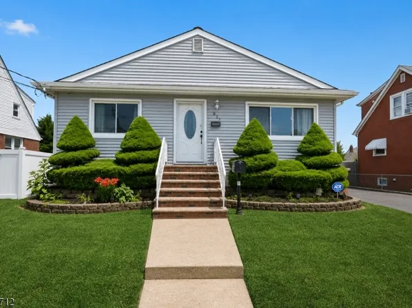 825 Mccandless Pl, Linden City, NJ 07036