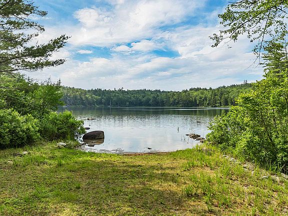 4th image of 51 Bear Pond Road
