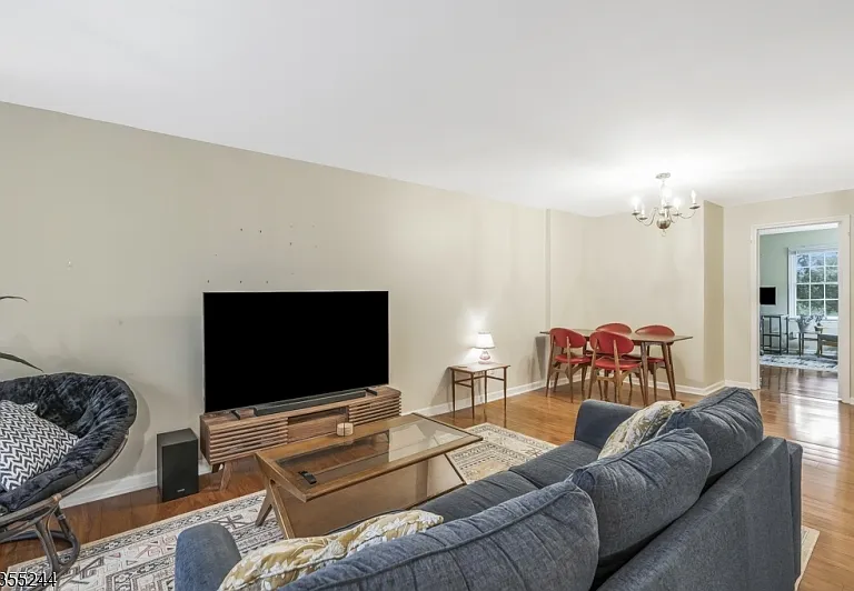 105 Alexandria Way — Photo 9
