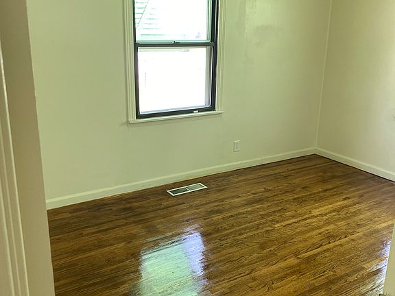 4th image of 1505 Avenue G