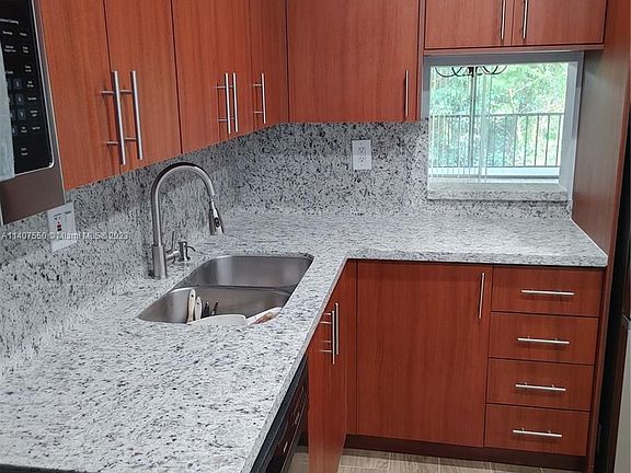 5th image of 8060 Fairview Dr APT 210