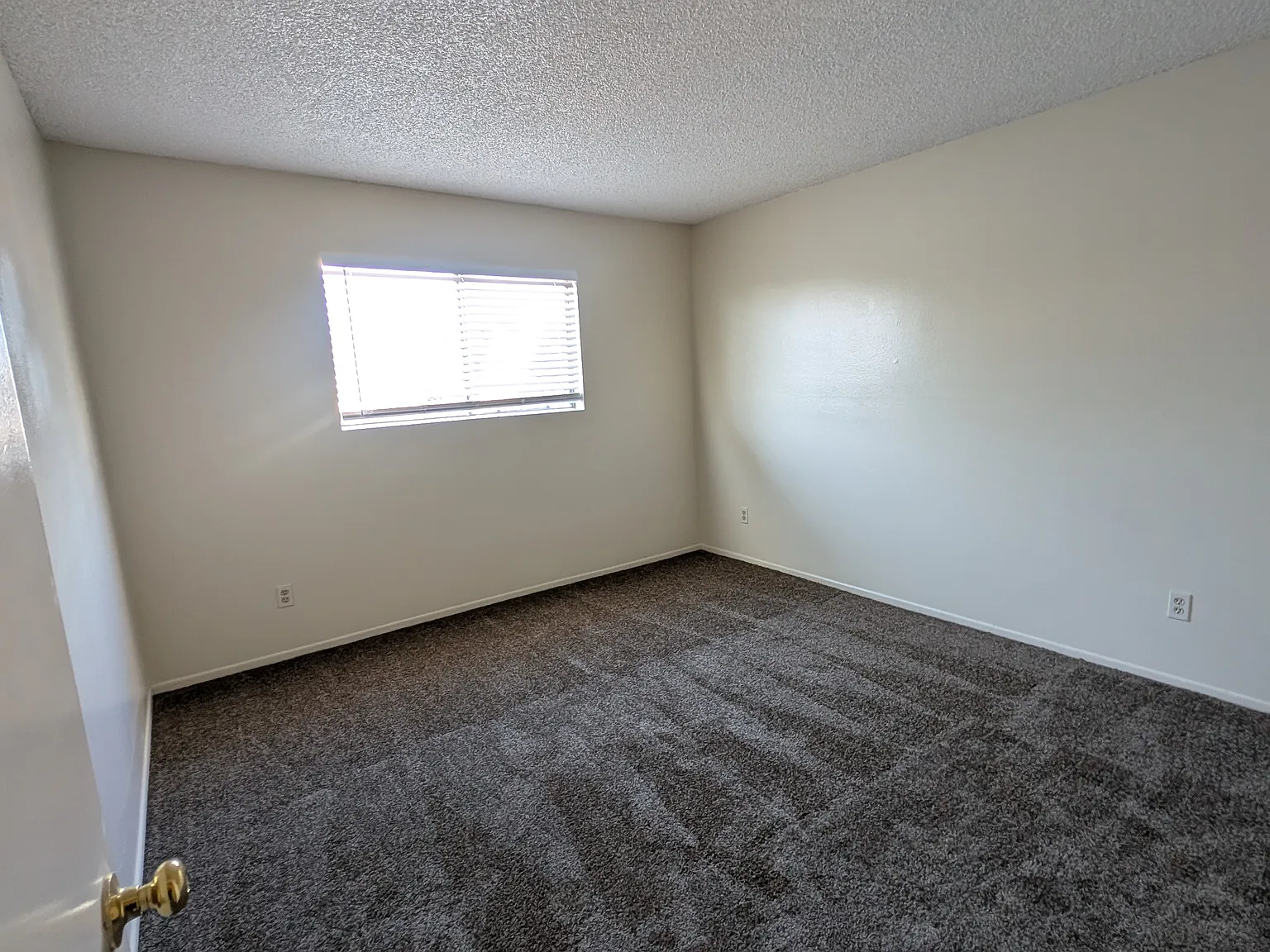 2 bed, 820 sqft, $1,800 — Photo 3