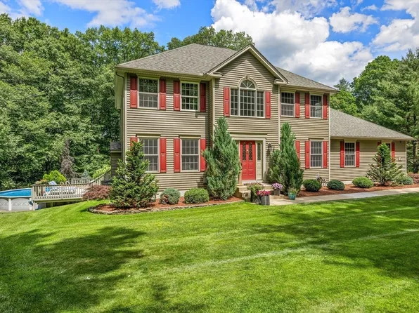 315 Hadley St, South Hadley, MA 01075