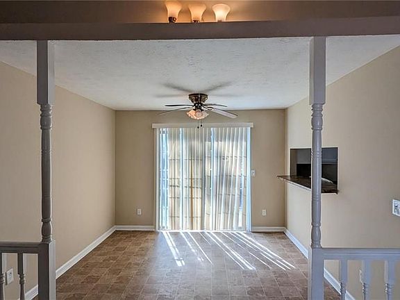 4th image of 6166 Hyde Park Ln