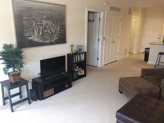 4th image of 2720 Dorr Ave