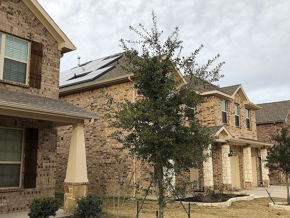 25 Solar Panels on West Side