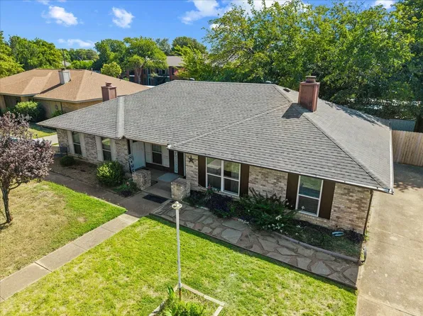 814 Rock Creek Dr, Euless, TX 76039