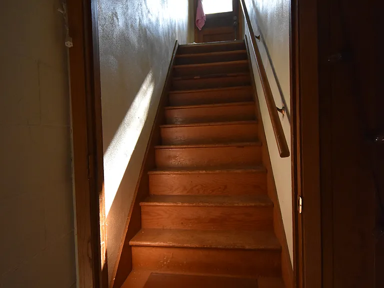 383 Queenan Ave S — Photo 15