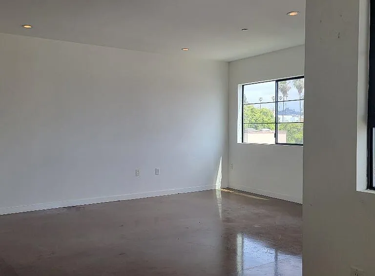 5420 Harold Way #306 — Photo 4