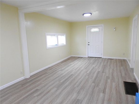 2nd image of 706 S Northern Blvd