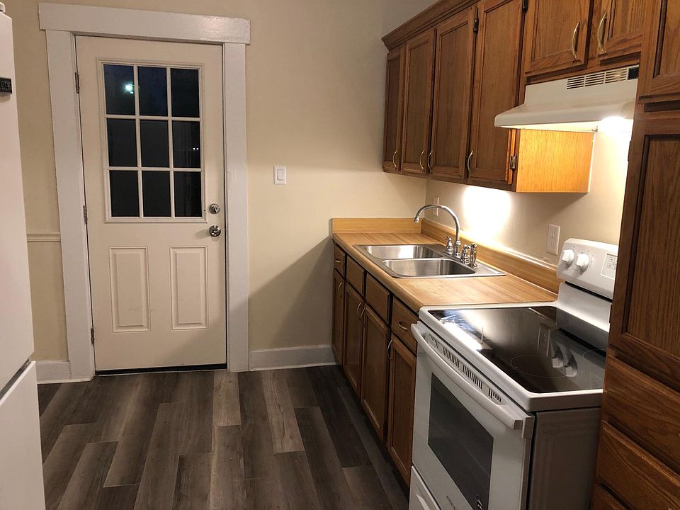 1st image of 17 John St