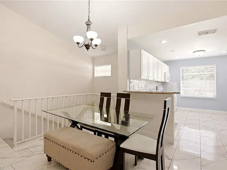 505 Windsor Sq #201 — Photo 22