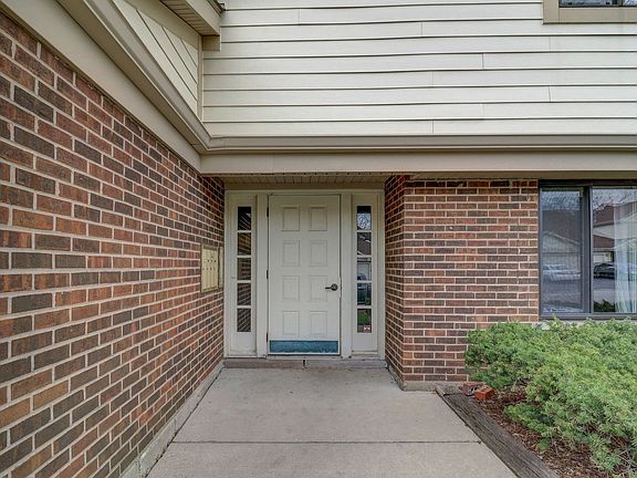 4th image of 937 E Kings Row Unit 3