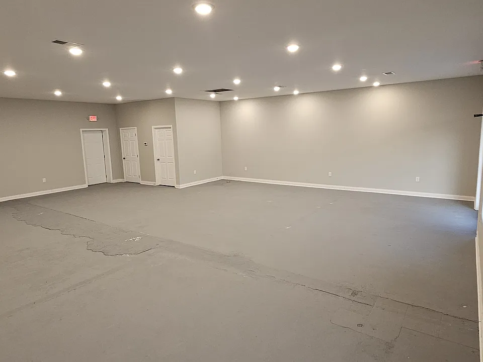 2341 Russellville Rd #104