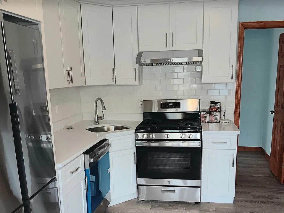 83 Webster Ave #3