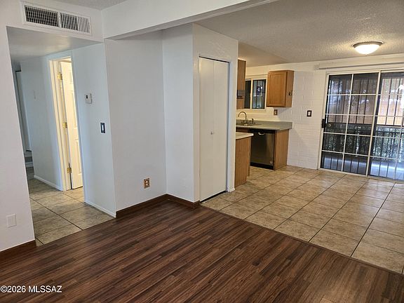 4th image of 4019 S Lone Palm Dr