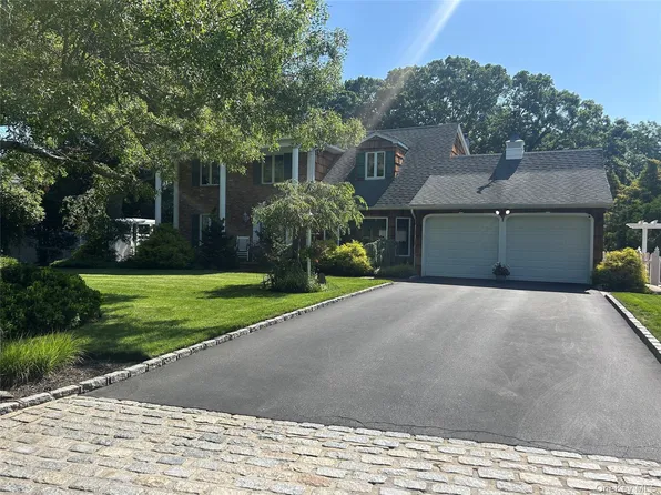 133 Main Avenue, Lake Grove, NY 11755