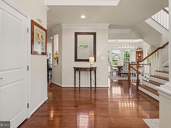 2nd image of 206 Tavern Blvd
