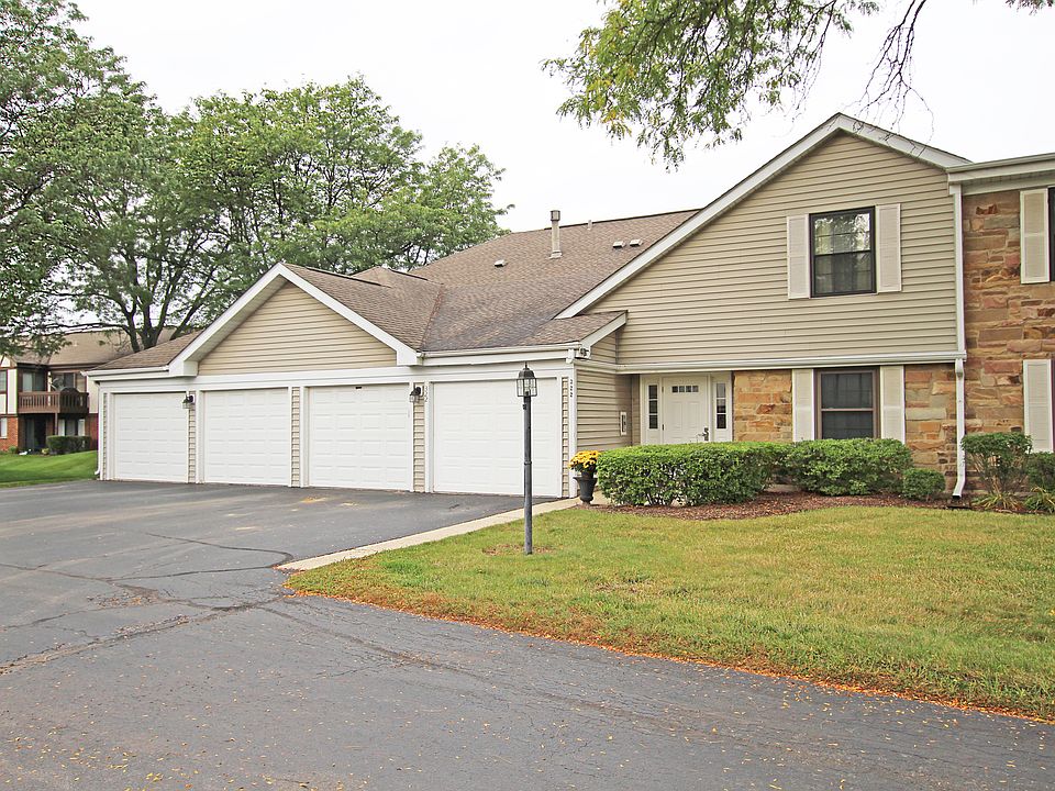 1st image of 322 Woodbury Ct APT B2
