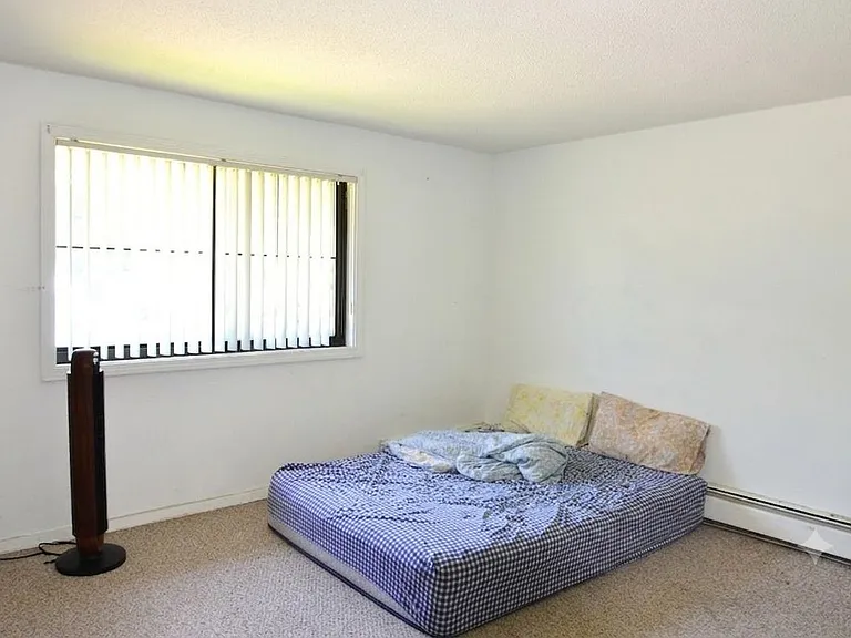 134 Mammoth Rd #21 — Photo 11