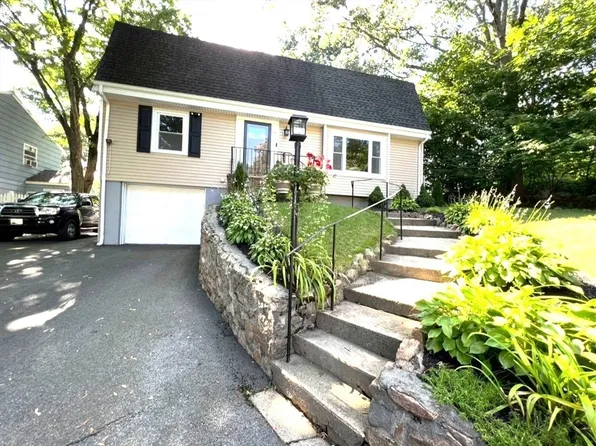 57 Norval Ave, Stoneham, MA 02180