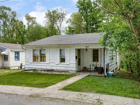 617 S Lake Dr, Independence, MO 64053