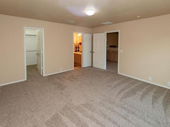 3rd image of 3015 Marigold Dr