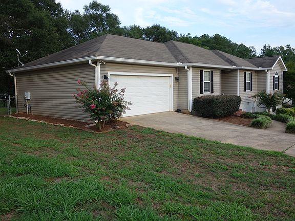 3rd image of 125 Meadow Dr