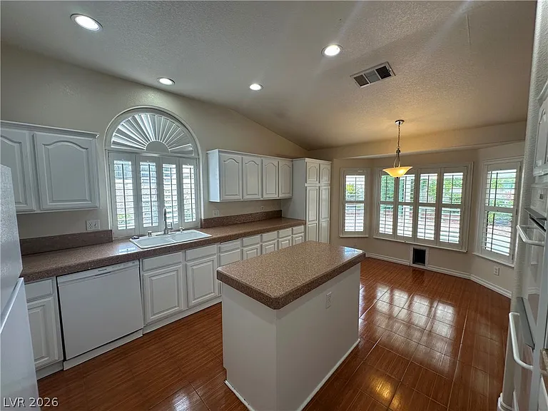 2109 Cedar Hills St — Photo 11