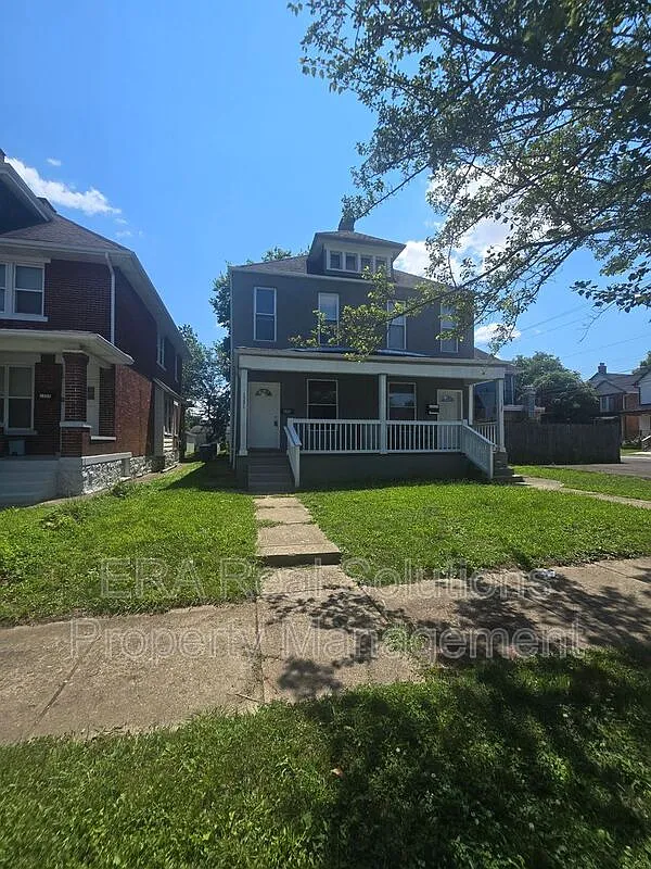 3 bed, 1.0 bath, 1176 sqft, $1,495 — Photo 1