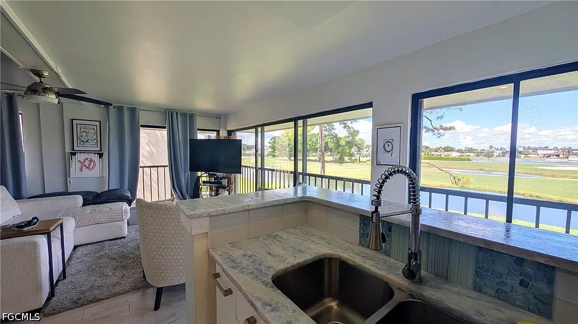 2 bed, 2.0 bath, 1138 sqft, $1,999 — Photo 3