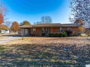 1920 Rosecrest Cir, Town Creek, AL 35672