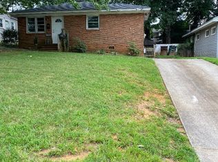 1018 Willowbrook Dr #1, Greensboro, NC 27403