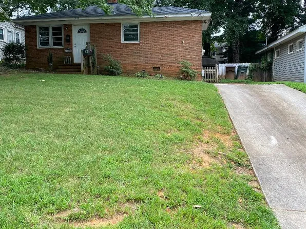 1018 Willowbrook Dr #1, Greensboro, NC 27403