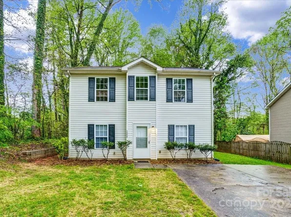 1309 Della Dr, Charlotte, NC 28217