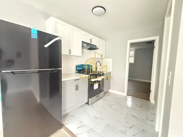 322 Osborne Ter #1L, Newark, NJ 07112