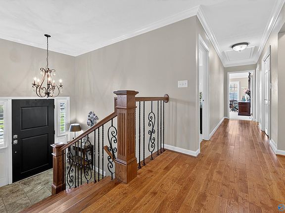 3rd image of 1105 5th St SW