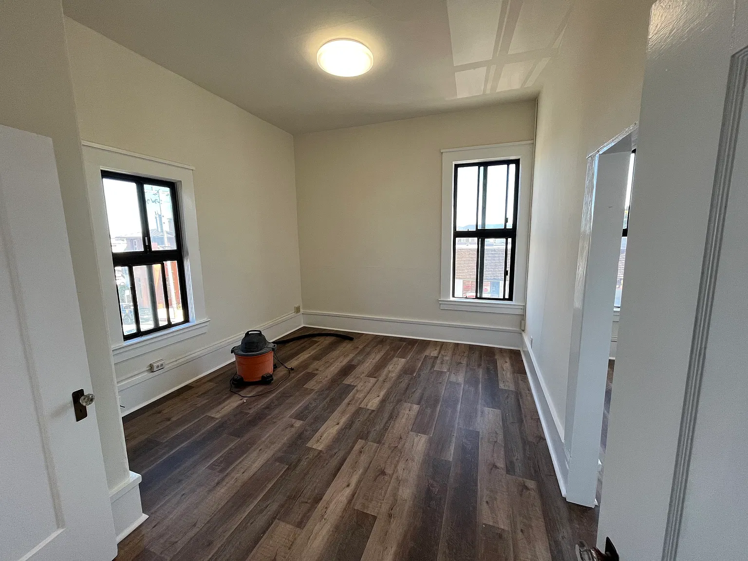 1 bed, $2,400 — Photo 3