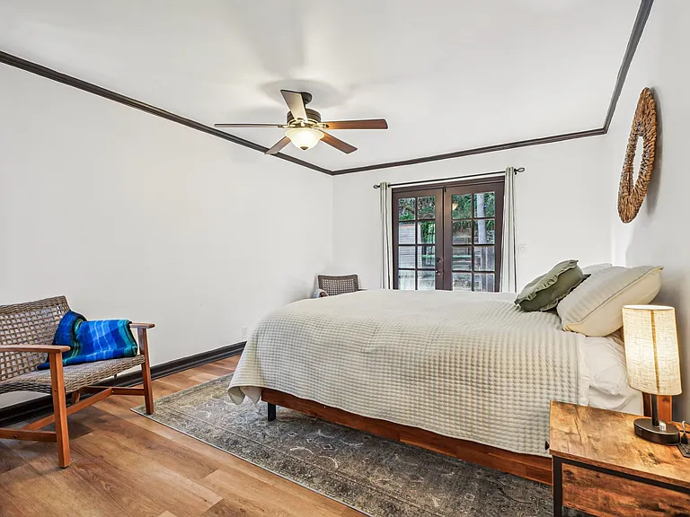 8718 Crescent Dr — Photo 13