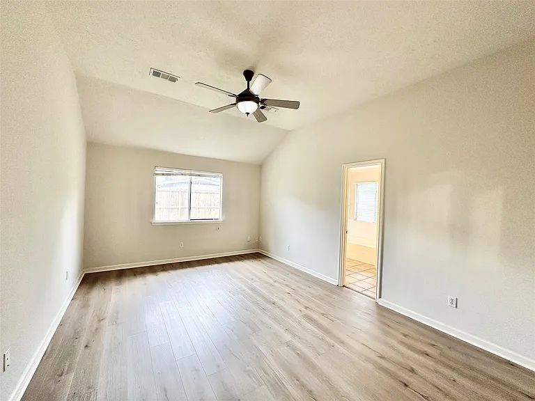 3907 Crystal Pass Ct — Photo 12