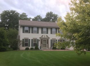 S78W15553 Foxtail Cir, Muskego, WI 53150