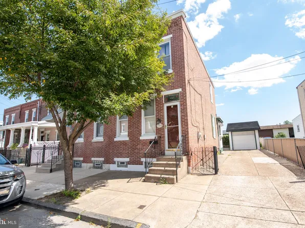 4349 Almond St, Philadelphia, PA 19137