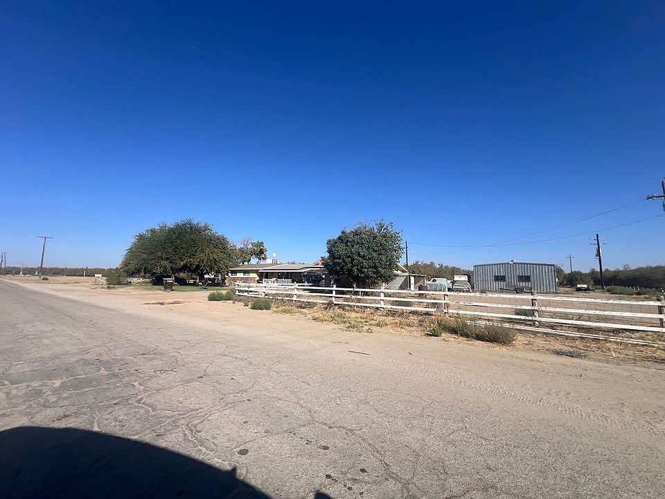 2nd image of 28794 Woollomes Rd