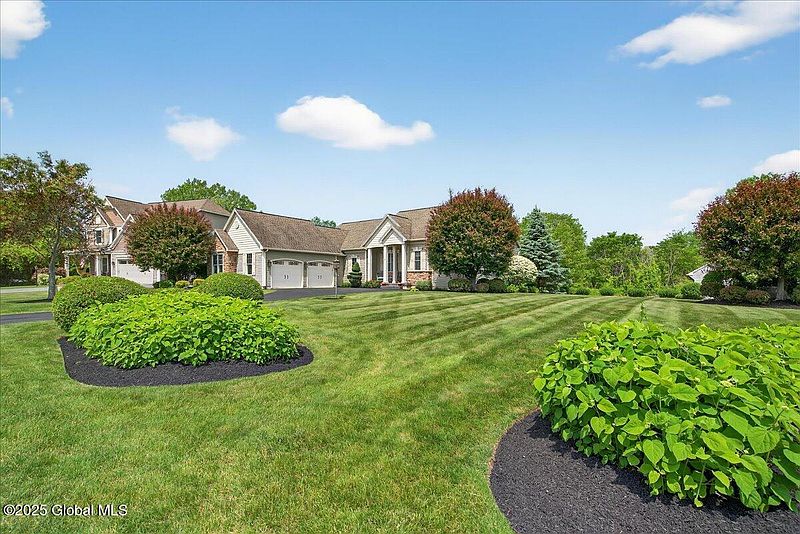 3rd image of 19 Hidden Farm Lane