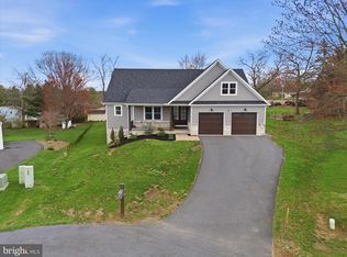 101 Ackley Cir, Lititz, PA