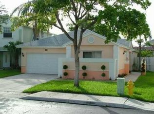 149 W Riverbend Dr, Sunrise, FL 33326