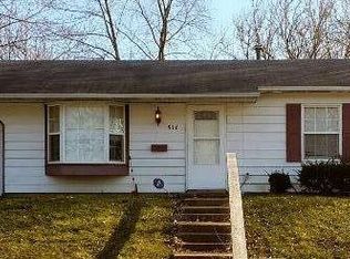 916 Timberline Dr, Danville, IL 61832