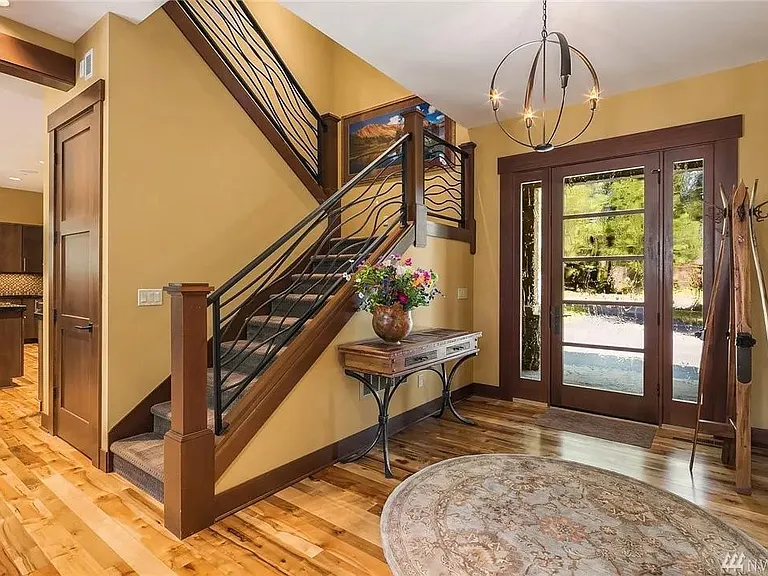 230 Equinox Dr — Photo 3
