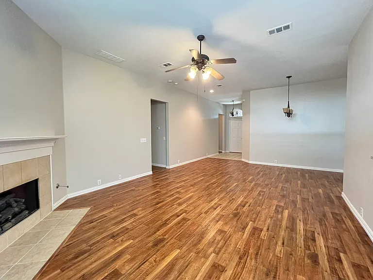 10204 Star Fish St — Photo 2