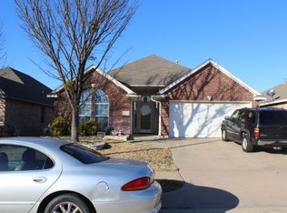 9117 Rushing River Dr, Fort Worth, TX 76118